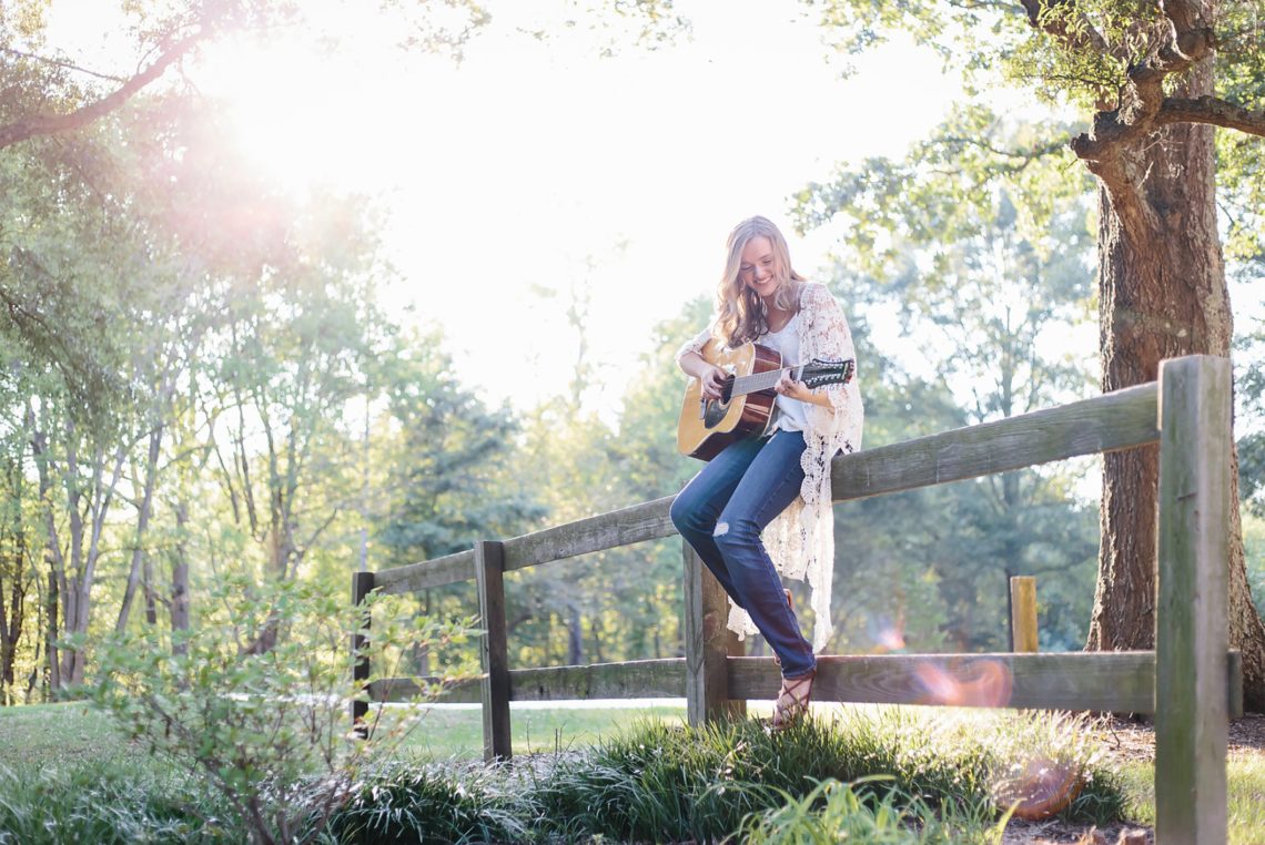 What it looks like to be content single, and still looking (and why we can do both) | Content Single | Contentment | Singleness | Being Single | Single Christian | Dating Tips | justbeautifullyhonest.com